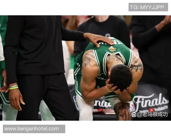 凯尔特人足球明星的辉煌历程与传奇瞬间回顾