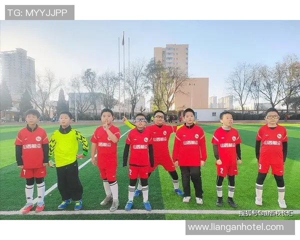 足球考验：在绿茵场上锻炼意志与团队精神的挑战之旅