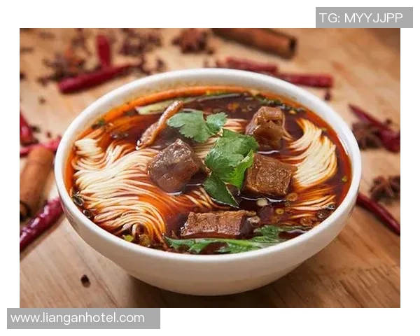 足球甩鸡的奇妙结合让你领略不一样的运动魅力与美食享受